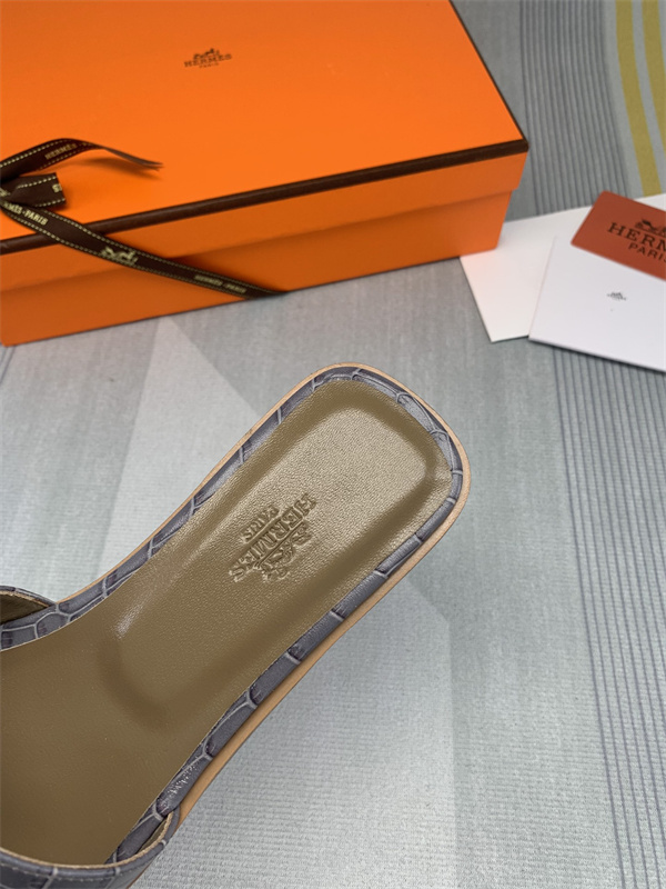 H Slipper
