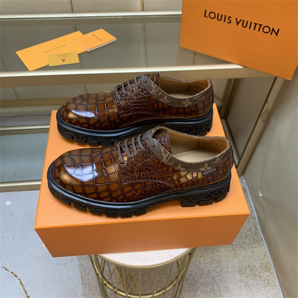 Lv Loafer 002