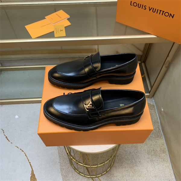 Lv Loafer 007