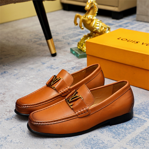 Lv Loafer 015