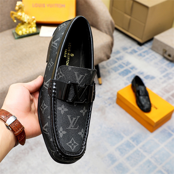 Lv Loafer 016