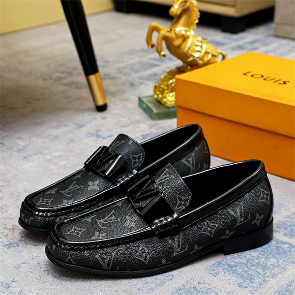 Lv Loafer 016