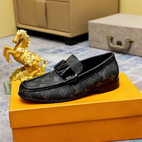 Lv Loafer 016