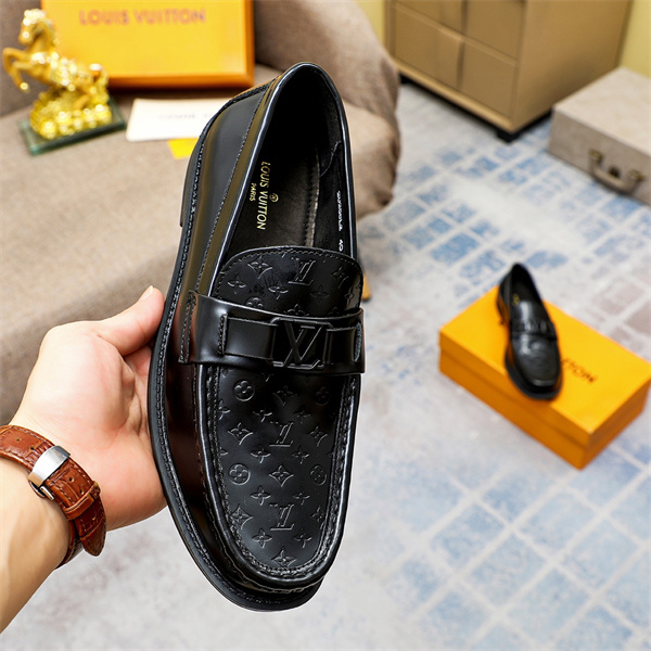 Lv Loafer 020