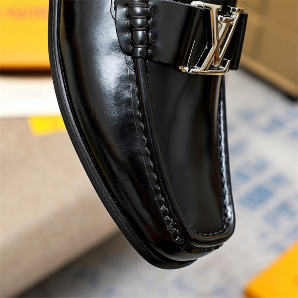 Lv Loafer 028