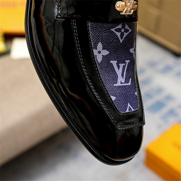 Lv Loafer 032
