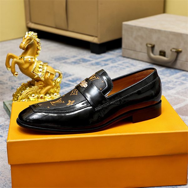 Lv Loafer 033