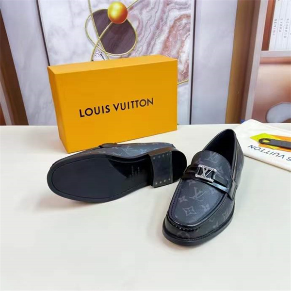 Lv Loafer 046