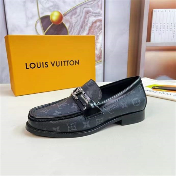 Lv Loafer 046