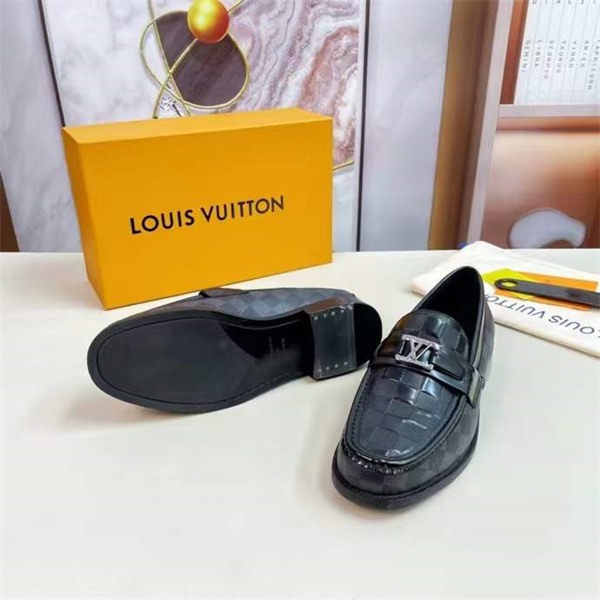 Lv Loafer 048
