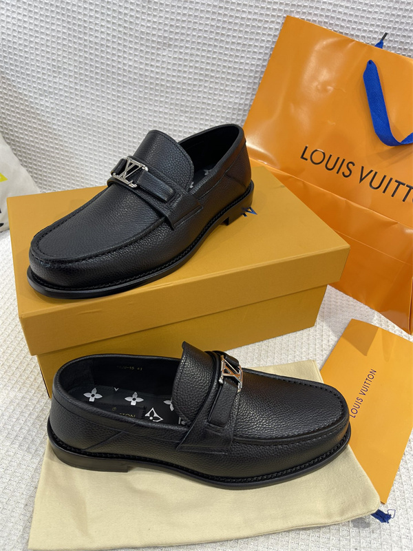 Lv Loafer 053