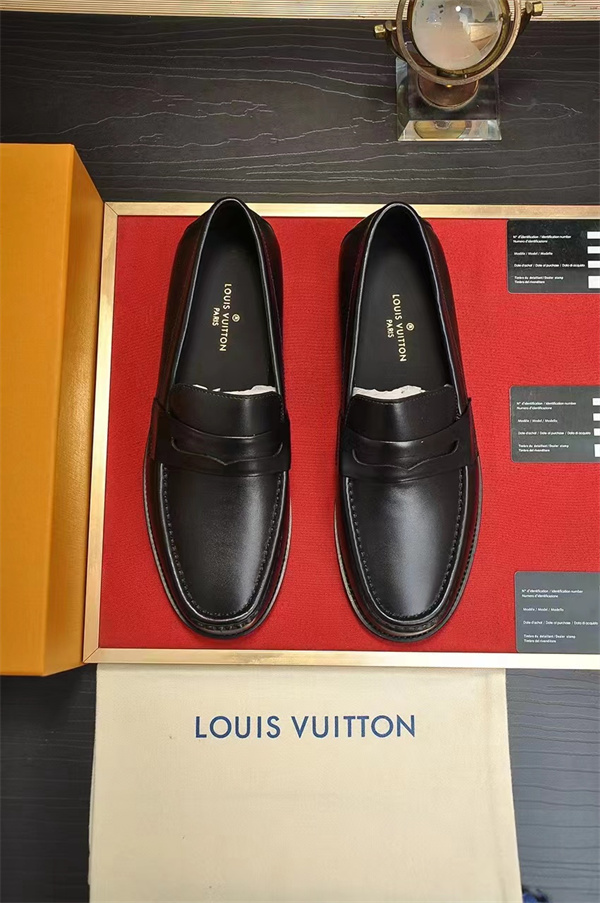 Lv Loafer 056