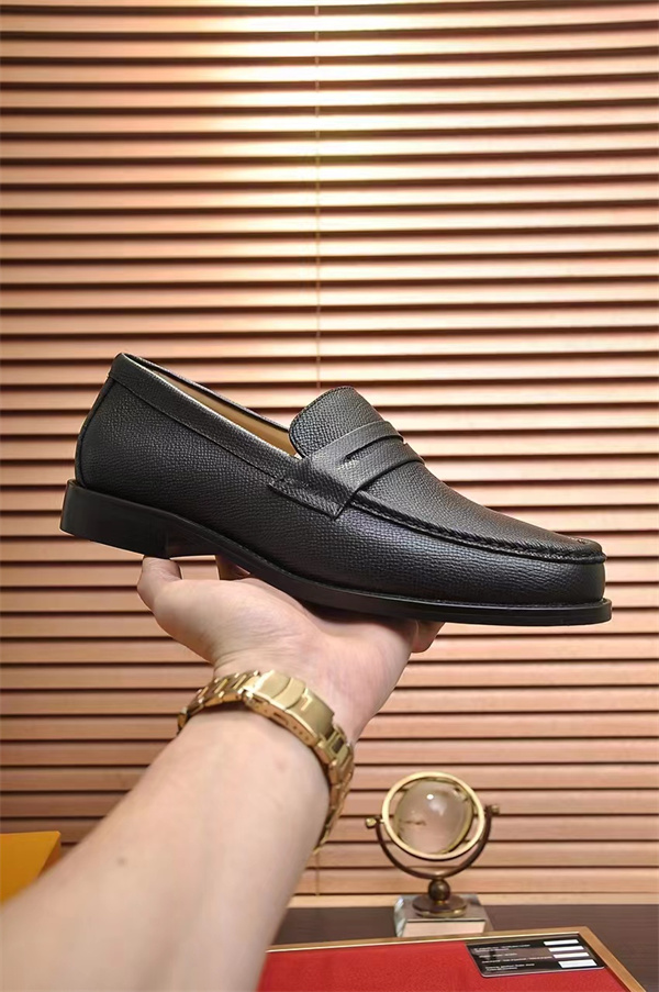 Lv Loafer 057