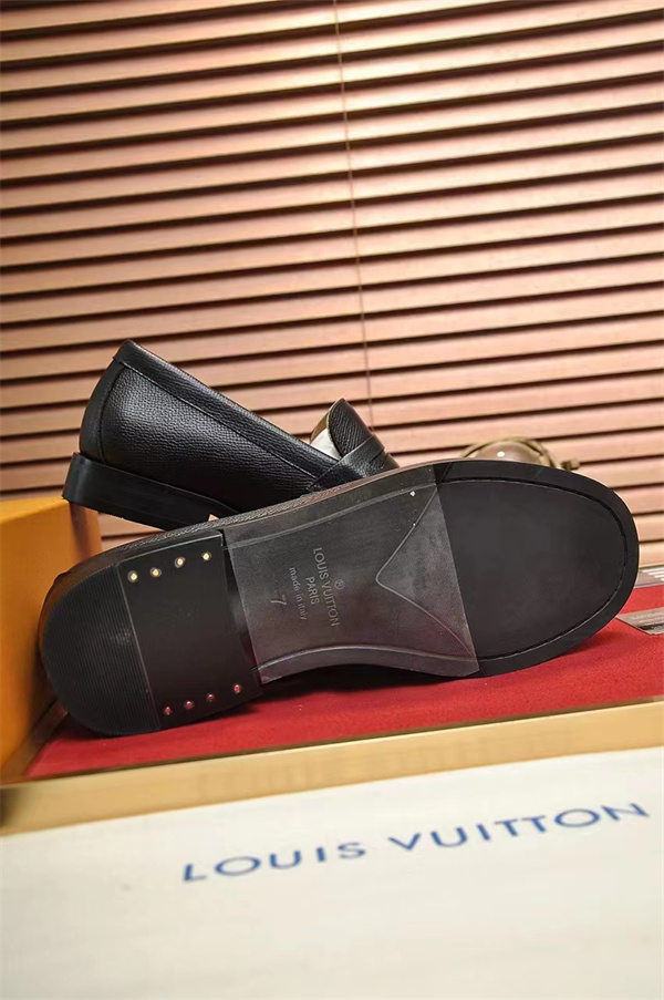 Lv Loafer 057