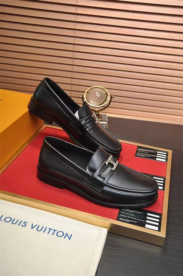 Lv Loafer 058
