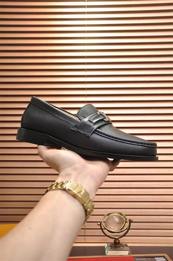 Lv Loafer 059