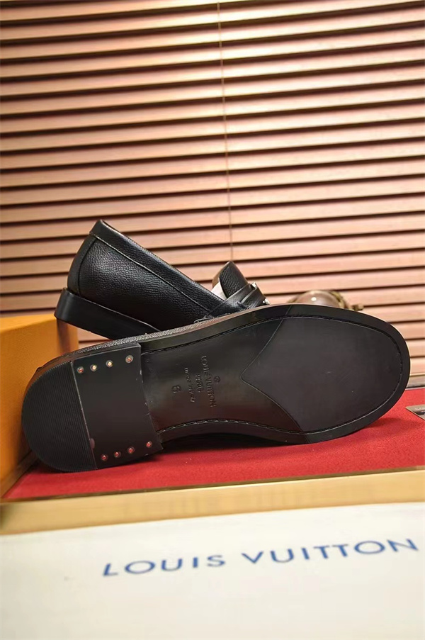 Lv Loafer 059