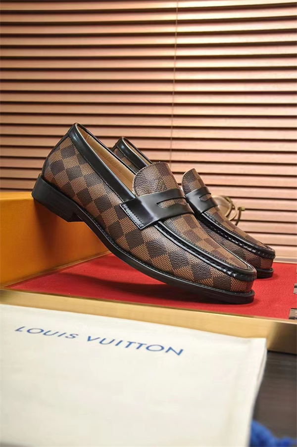 Lv Loafer 060