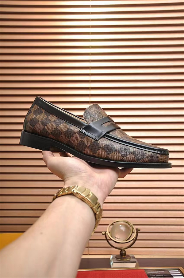 Lv Loafer 060