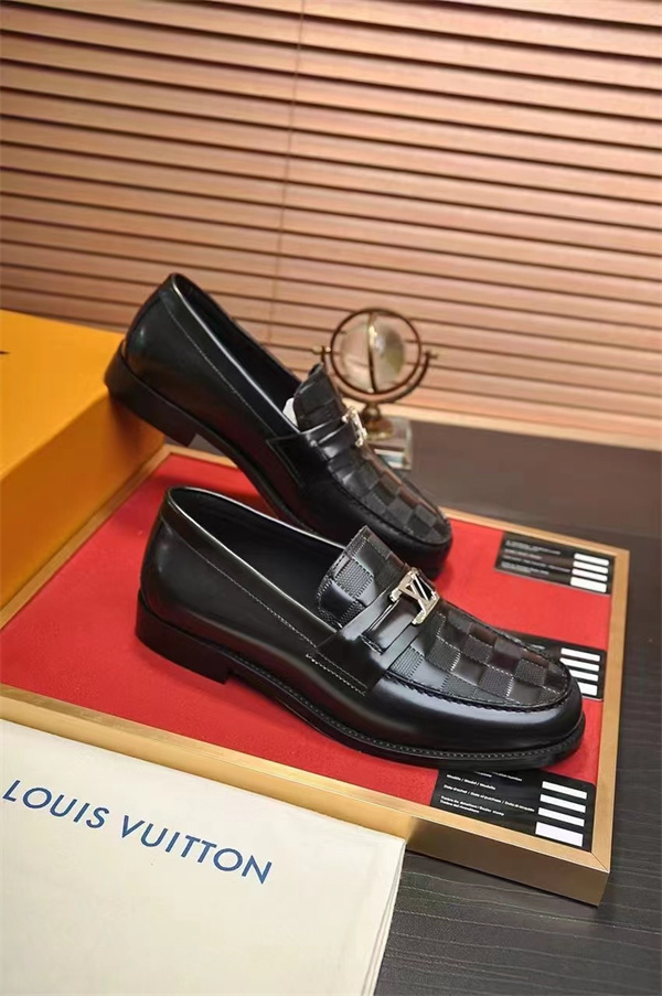 Lv Loafer 062