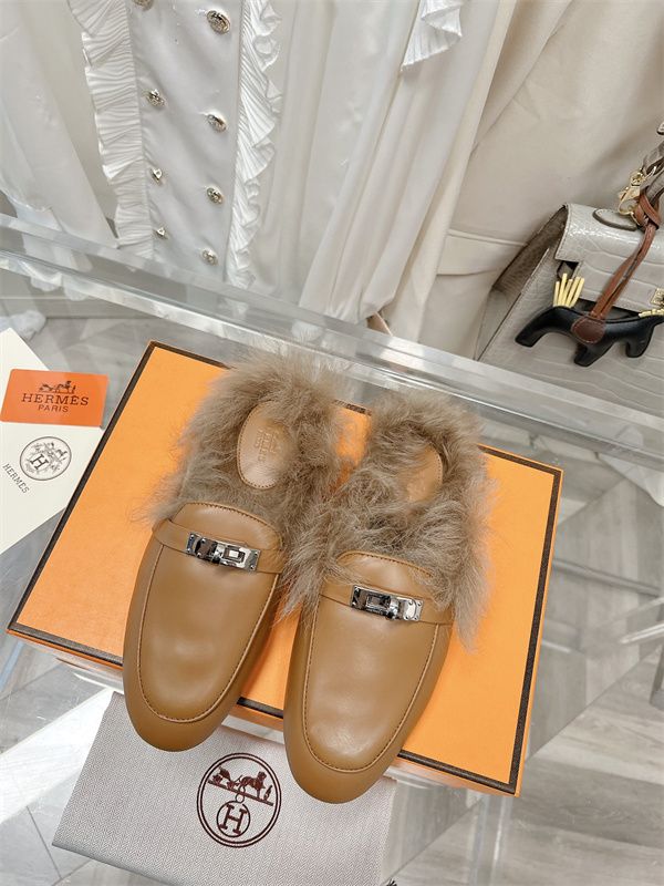 H Slipper
