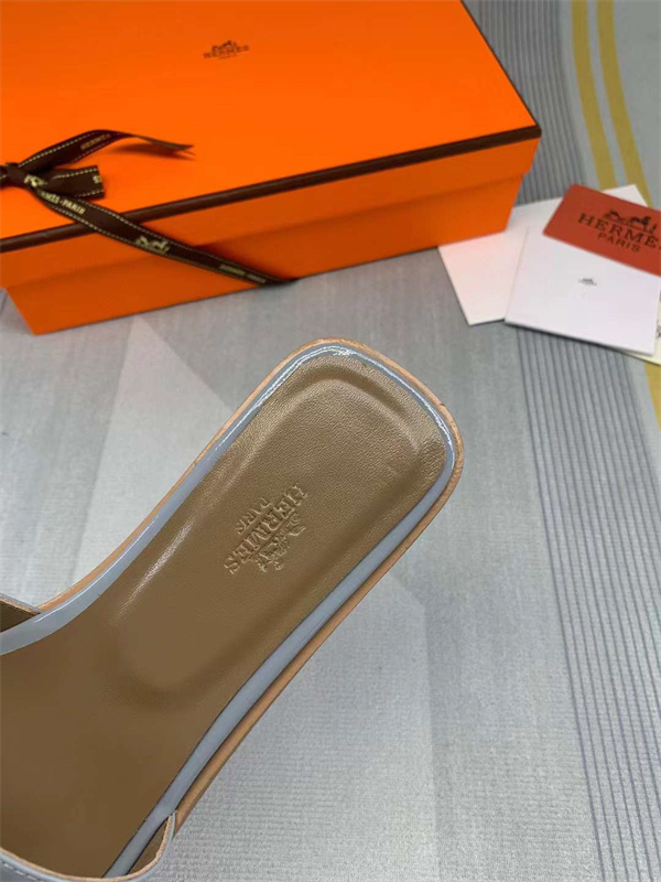 H Slipper