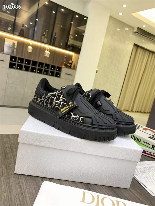Dr Sneaker