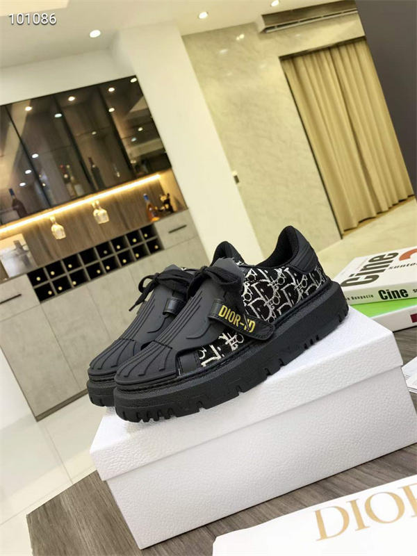 Dr Sneaker