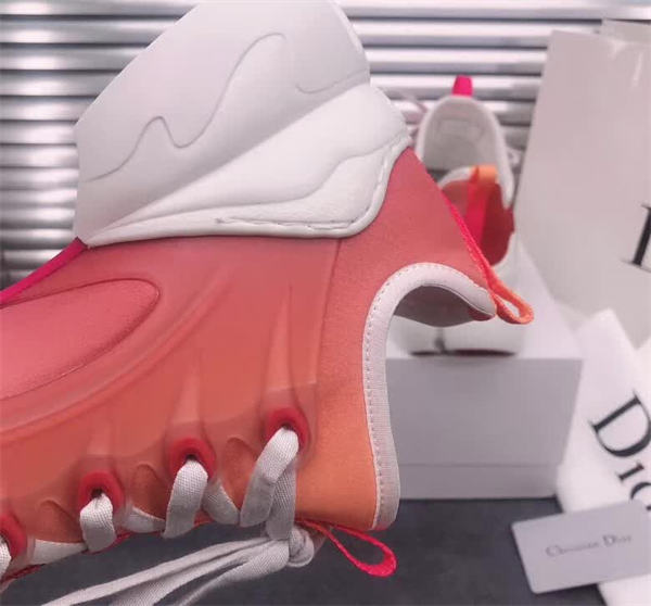 Dr Sneaker