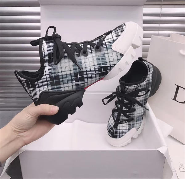 Dr Sneaker