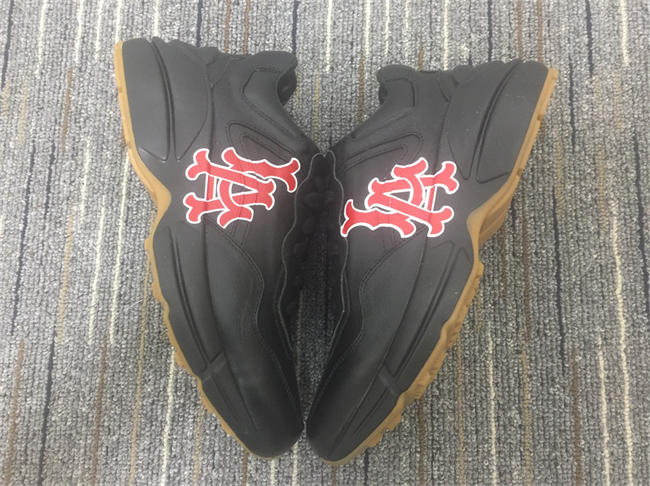 G*u*i rhyton sneaker 30