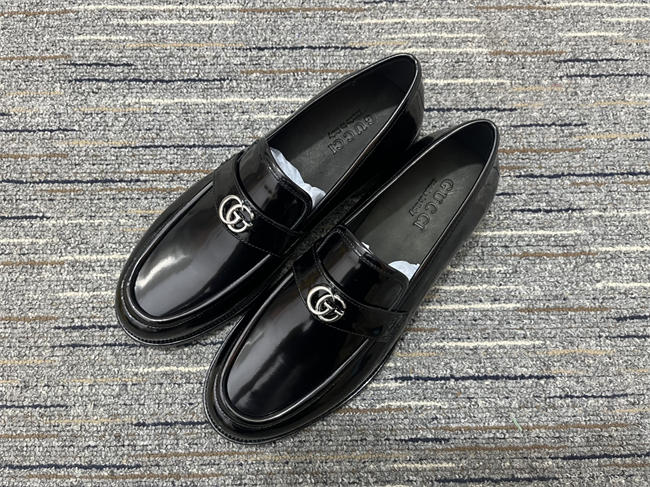 G*u*i loafer 32