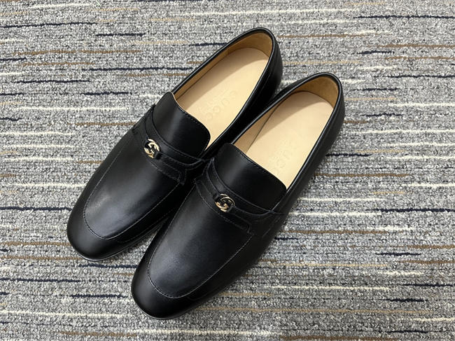 G*u*i loafer 36