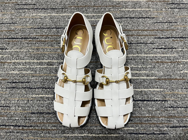 G*u*i sandals 9