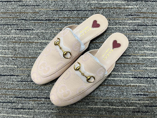 G*u*i slipper 2