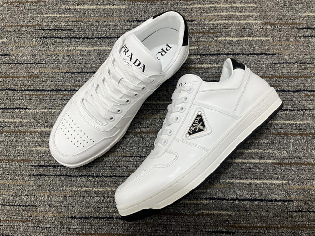 Pra*a leather sneaker 8