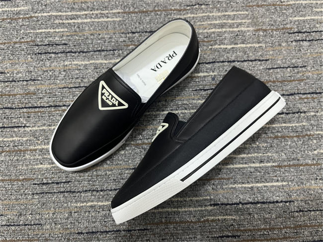 Pra*a leather sneaker 11
