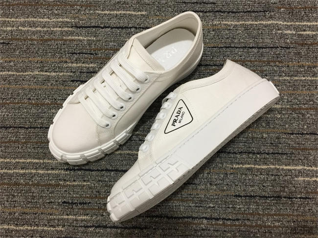 Pra*a sneaker 26