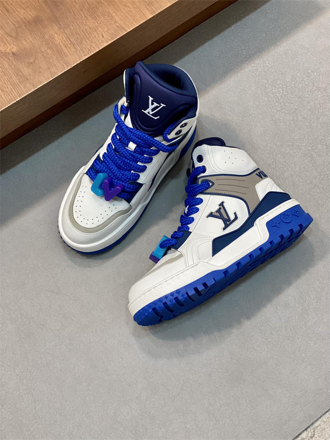 Lv Trainer Sneaker 11