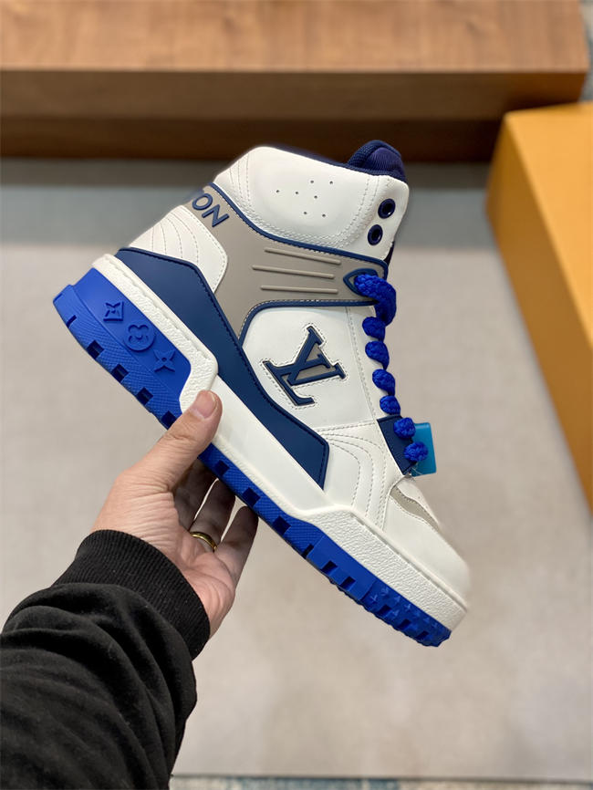 Lv Trainer Sneaker 11