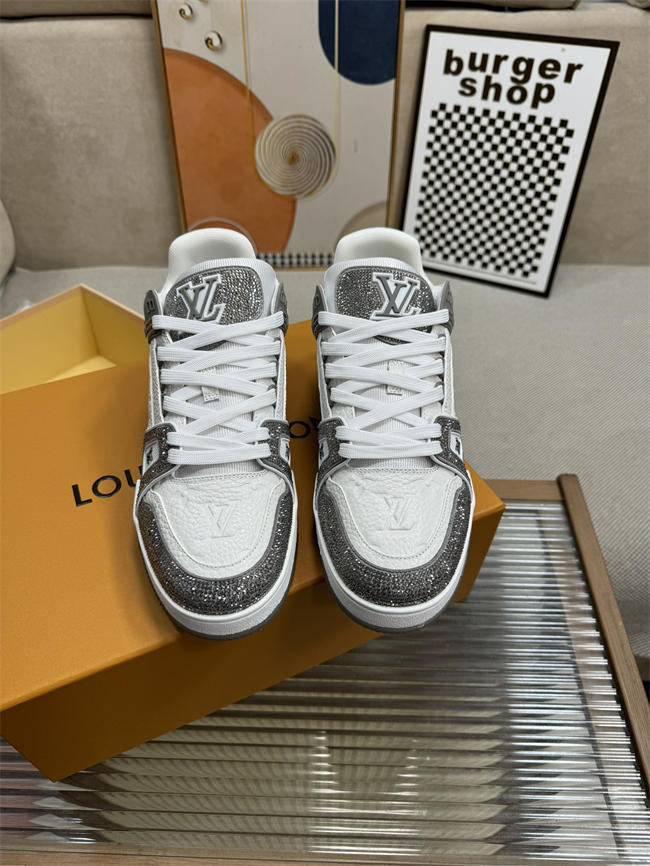 Lv Trainer Sneaker 15