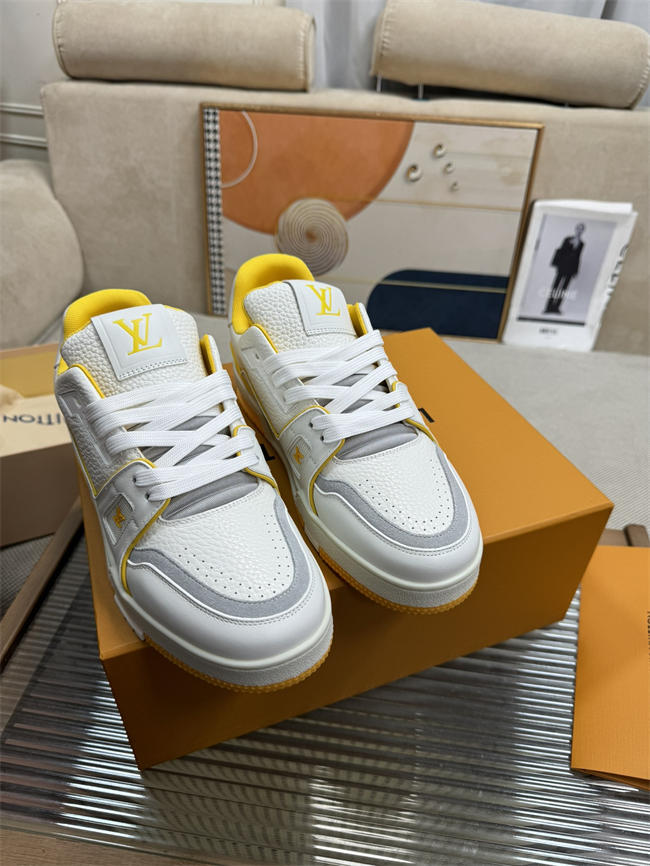 Lv Trainer Sneaker 21