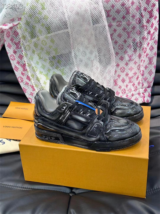 Lv Trainer Sneaker 71
