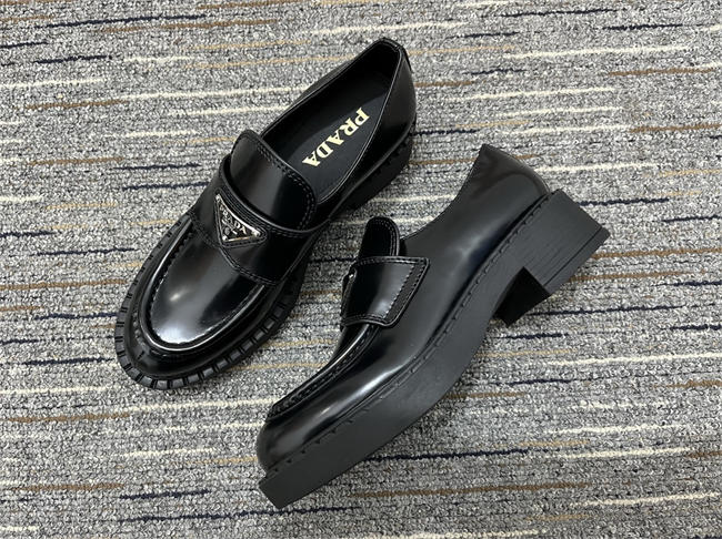 Pra*a loafer women  7