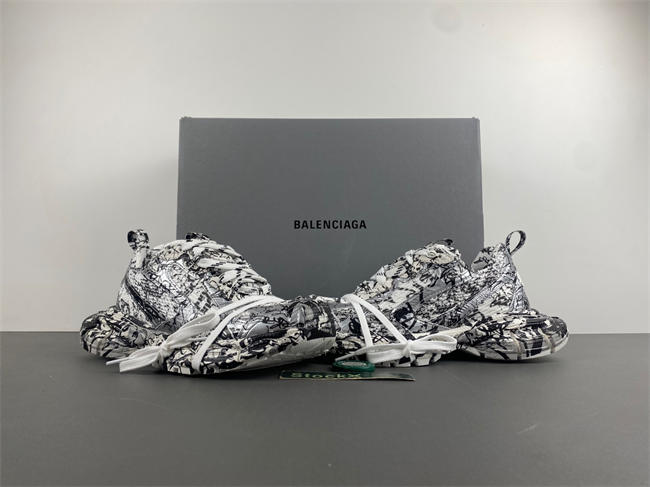 Ba*len*cia*ga -phantom sneaker 734734 w2rg3 9010