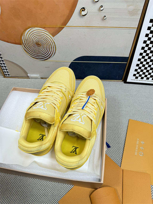 Lv Trainer Sneaker