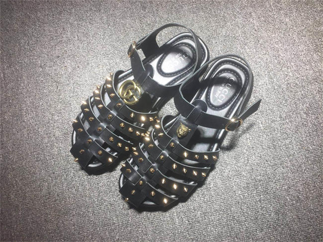 G*u*i sandals 5