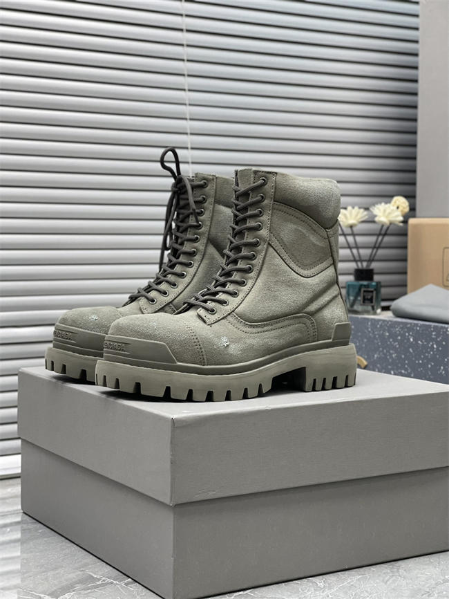 Ba*len*cia*ga boot