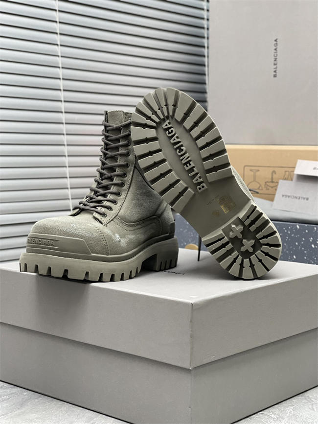 Ba*len*cia*ga boot