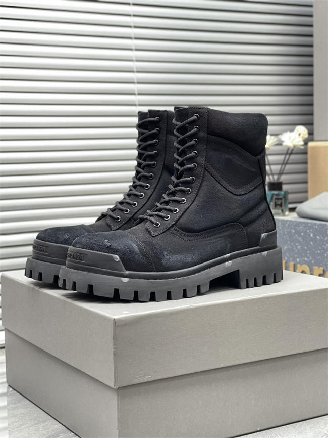 Ba*len*cia*ga boot